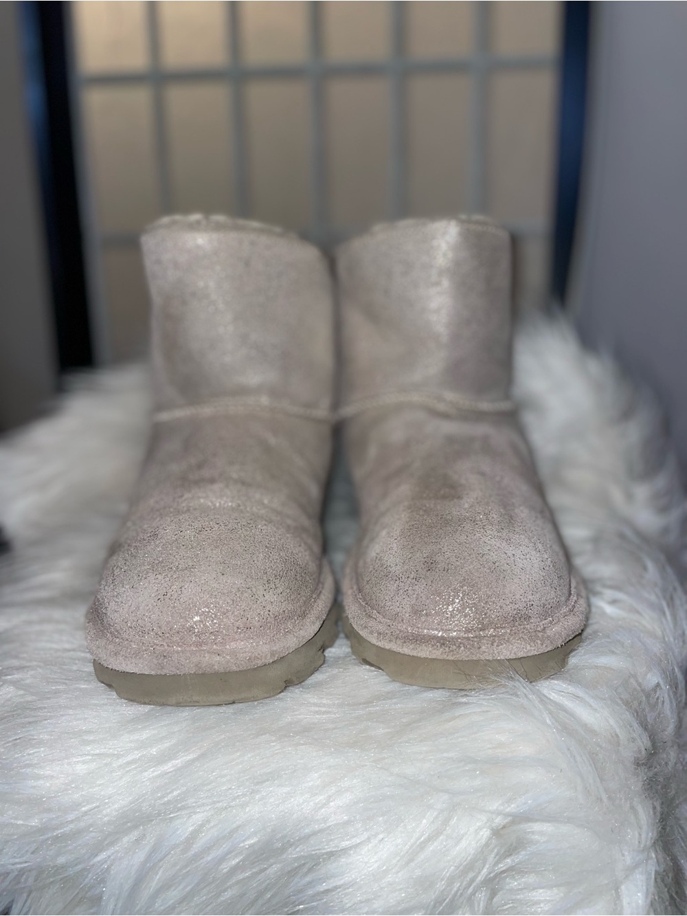 BEARPAW Natalia Boots - Pewter Distressed Glitter Sparkle - Size 9